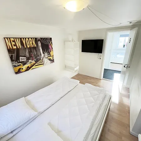 Dom wakacyjny Large Double With Free Parking