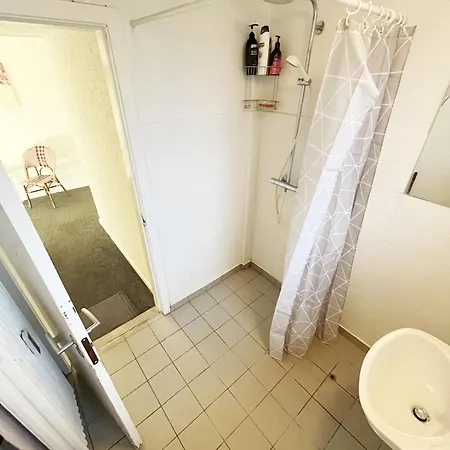 Dom wakacyjny Large Double With Free Parking