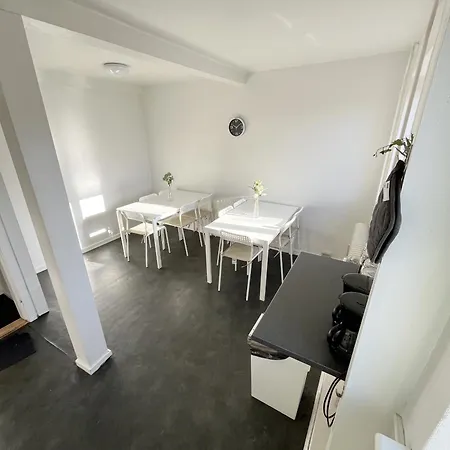 Dom wakacyjny Large Double With Free Parking Aalborg
